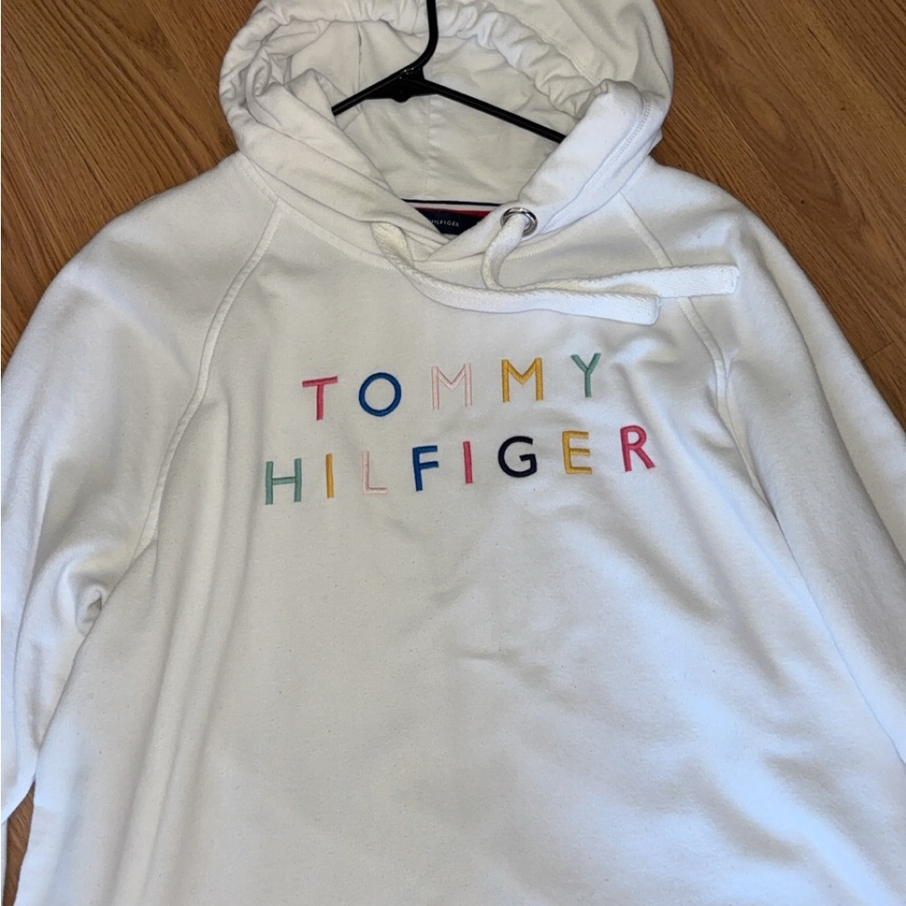 Woman’s Tommy Hilfiger White Hoodie with Colorful Embroidery